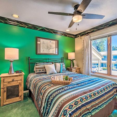 Eclectic Home With Deck 4 Miles To Ski Cloudcroft! Екстер'єр фото